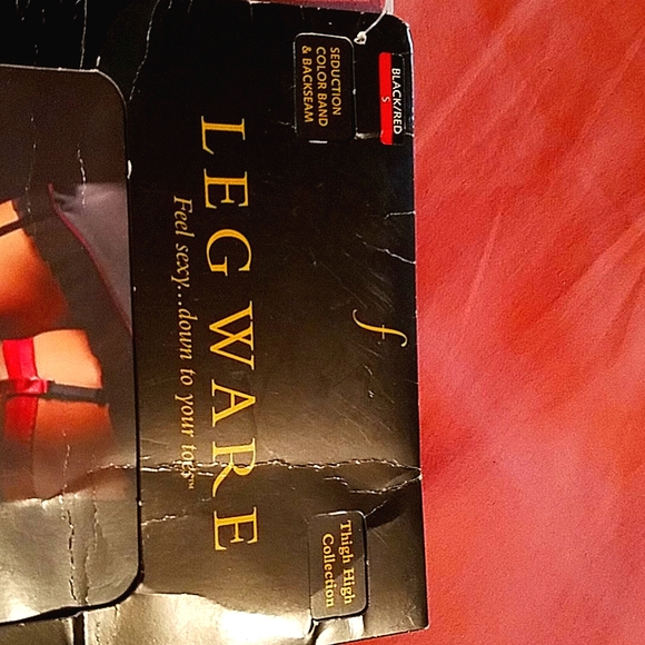 DEAD STOCK FREDERICKS OF HOLLYWOOD HOSERY - Picture 2 of 4